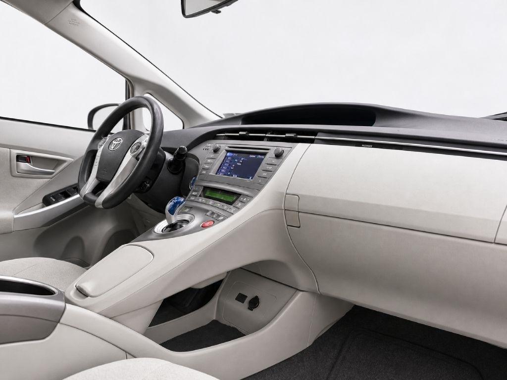 Toyota Prius Four 2015