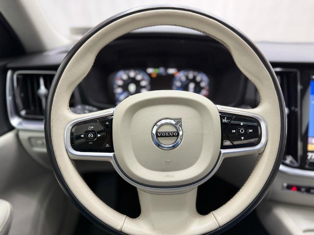 Volvo S60 T6 Momentum AWD 2020