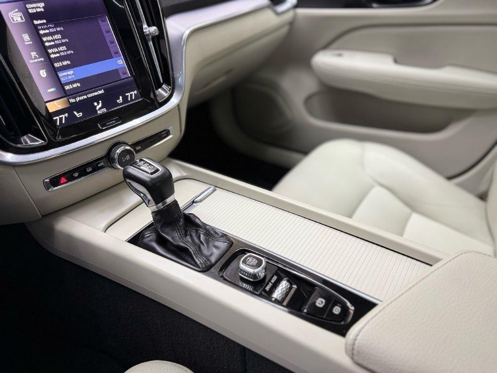 Volvo S60 T6 Momentum AWD 2020