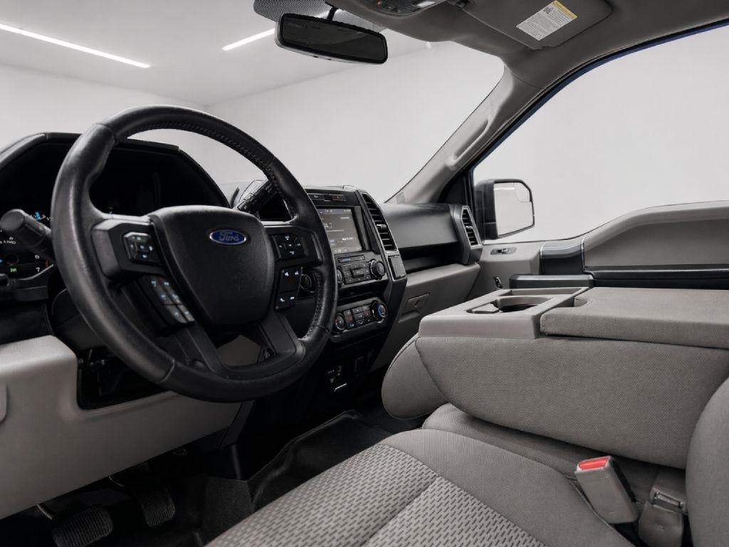 Ford F-150 XL SuperCrew 5.5-ft. Bed 4WD 2015
