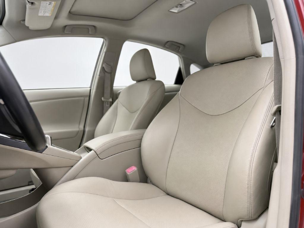 Toyota Prius Prius V 2010