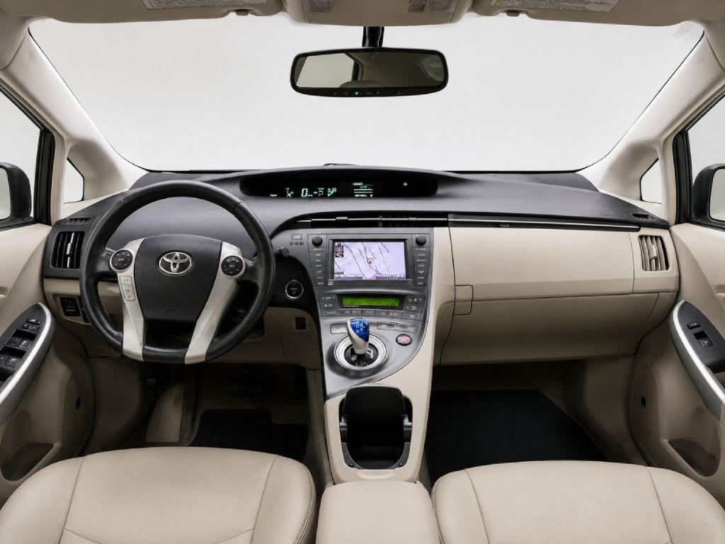 Toyota Prius Prius V 2010