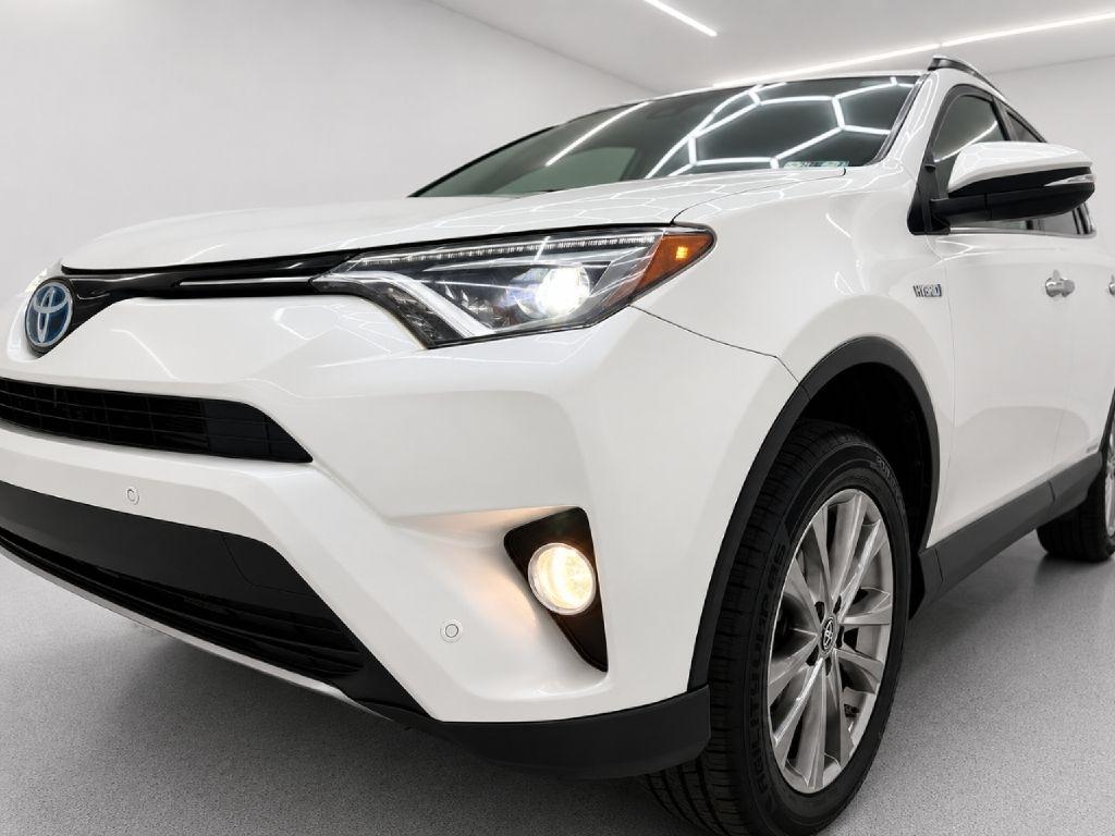 Toyota RAV4 Hybrid Limited 2017