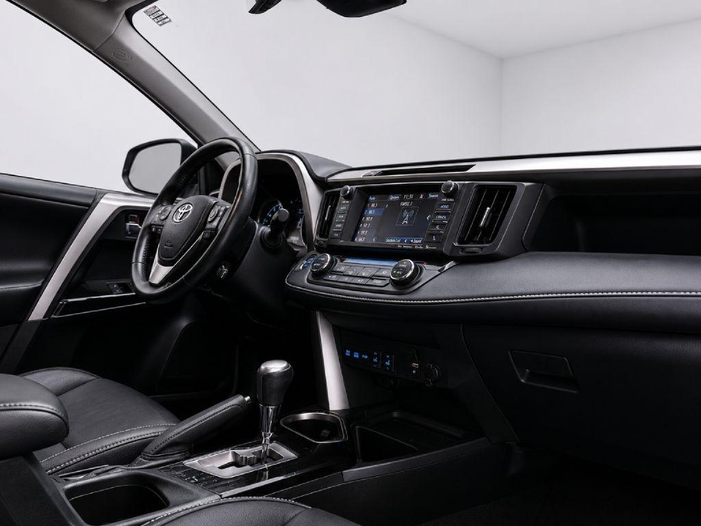 Toyota RAV4 Hybrid Limited 2017