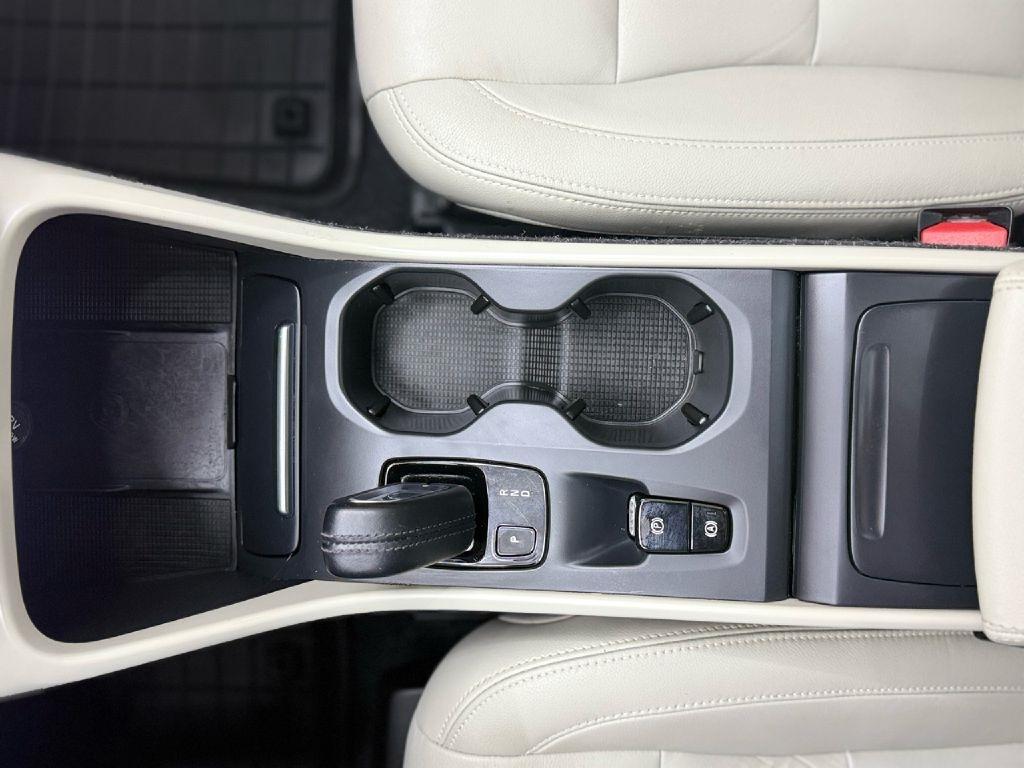 Volvo XC40 T5 Momentum AWD 2020
