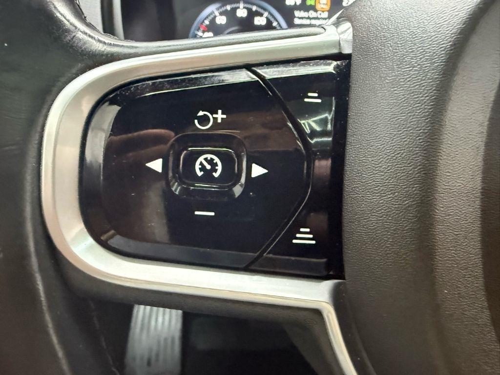 Volvo XC90 T6 Momentum AWD 2018