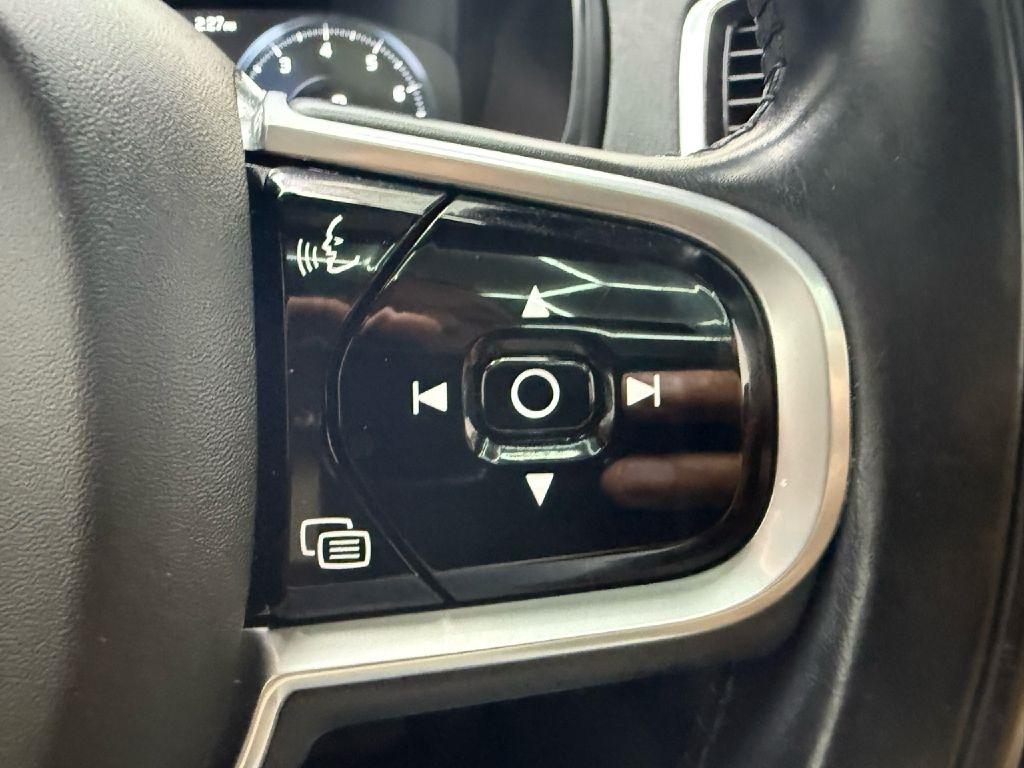 Volvo XC90 T6 Momentum AWD 2018