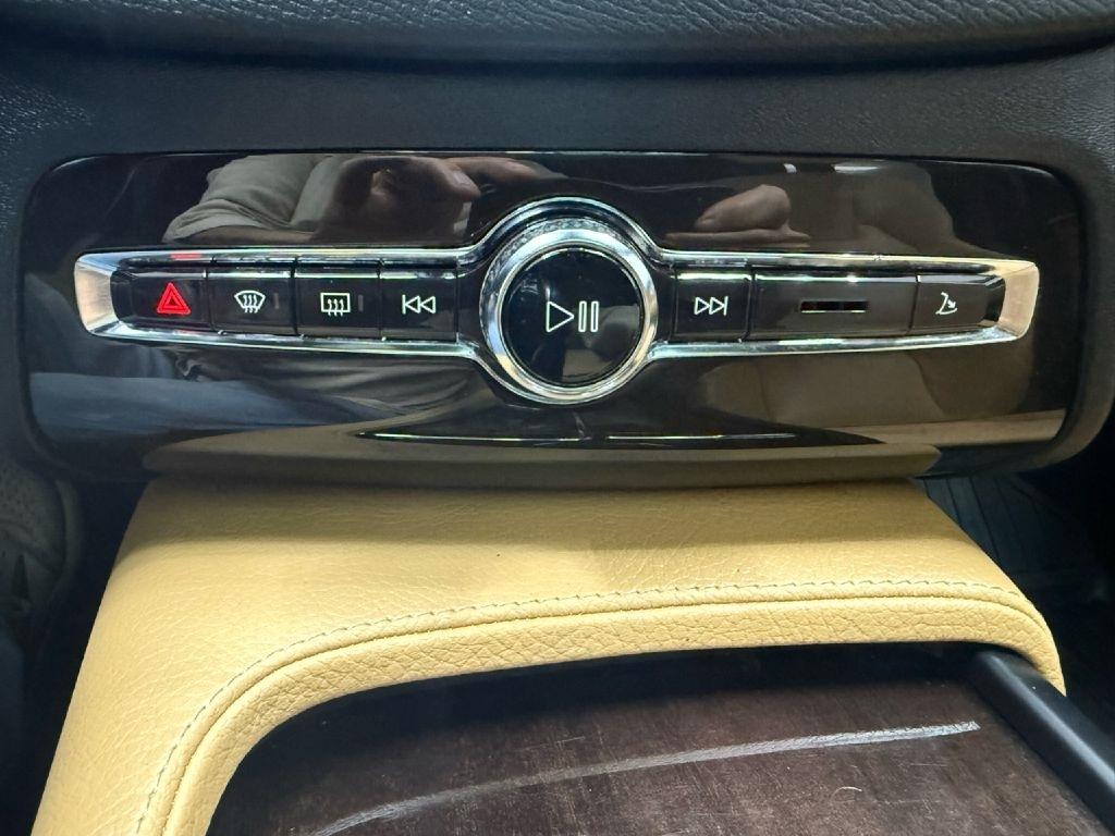 Volvo XC90 T6 Momentum AWD 2018