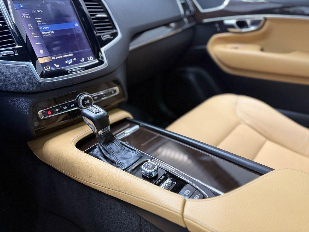 Volvo XC90 T6 Momentum AWD 2018