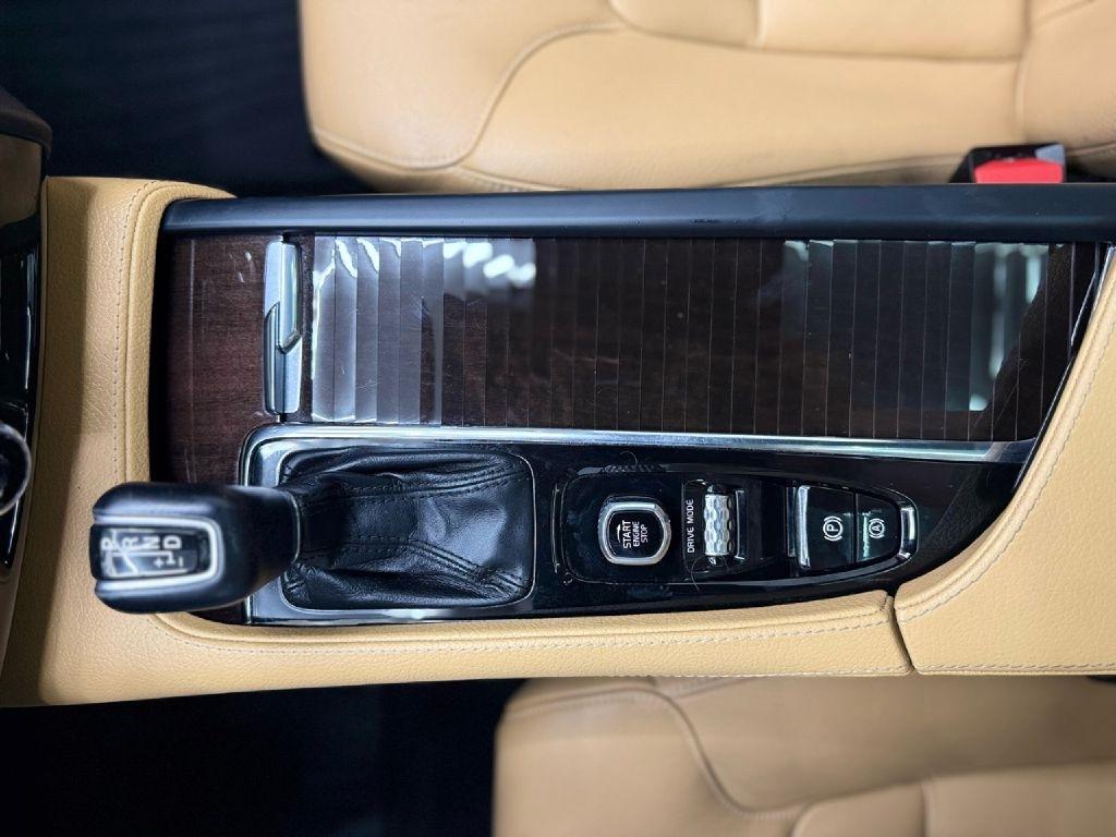 Volvo XC90 T6 Momentum AWD 2018