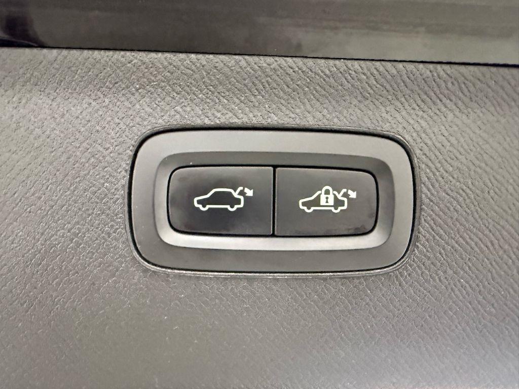 Volvo XC90 T6 Momentum AWD 2018