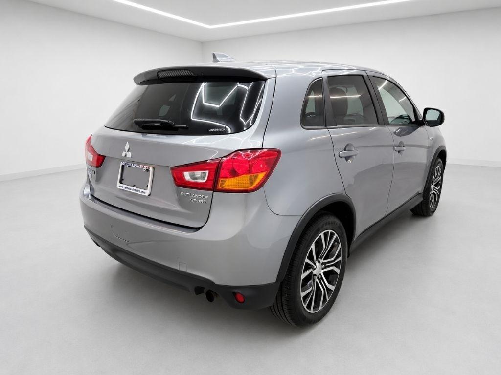 Mitsubishi Outlander Sport 2.0 ES 4WD CVT 2017