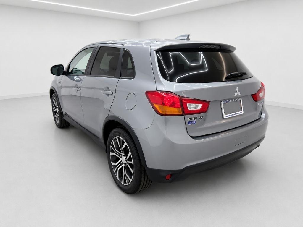 Mitsubishi Outlander Sport 2.0 ES 4WD CVT 2017