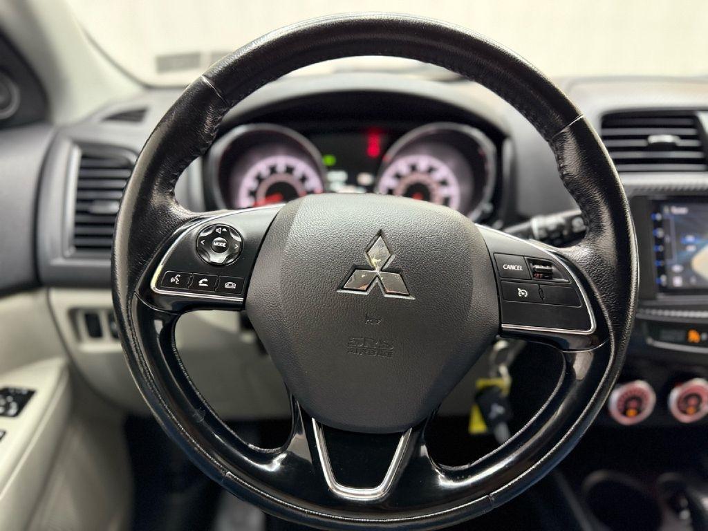 Mitsubishi Outlander Sport 2.0 ES 4WD CVT 2017