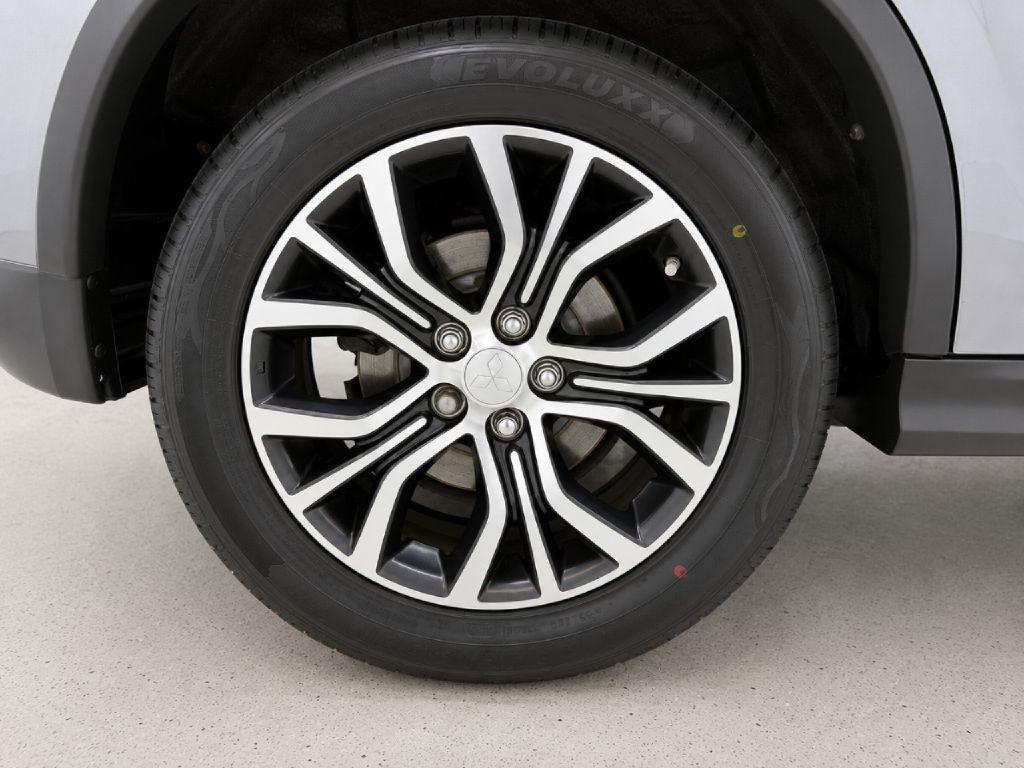 Mitsubishi Outlander Sport 2.0 ES 4WD CVT 2017