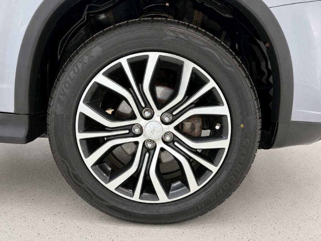 Mitsubishi Outlander Sport 2.0 ES 4WD CVT 2017