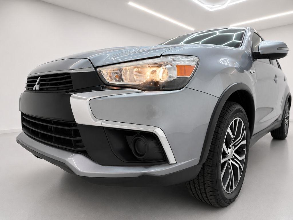 Mitsubishi Outlander Sport 2.0 ES 4WD CVT 2017