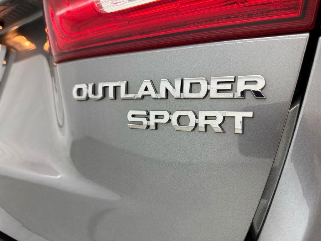 Mitsubishi Outlander Sport 2.0 ES 4WD CVT 2017