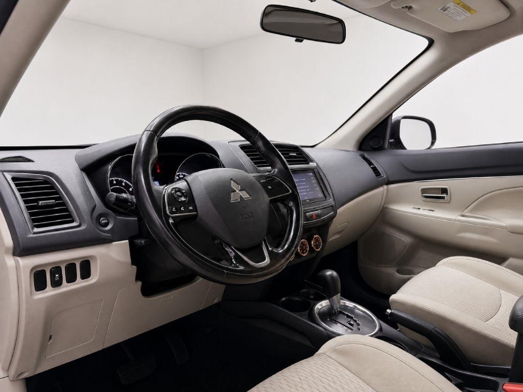 Mitsubishi Outlander Sport 2.0 ES 4WD CVT 2017
