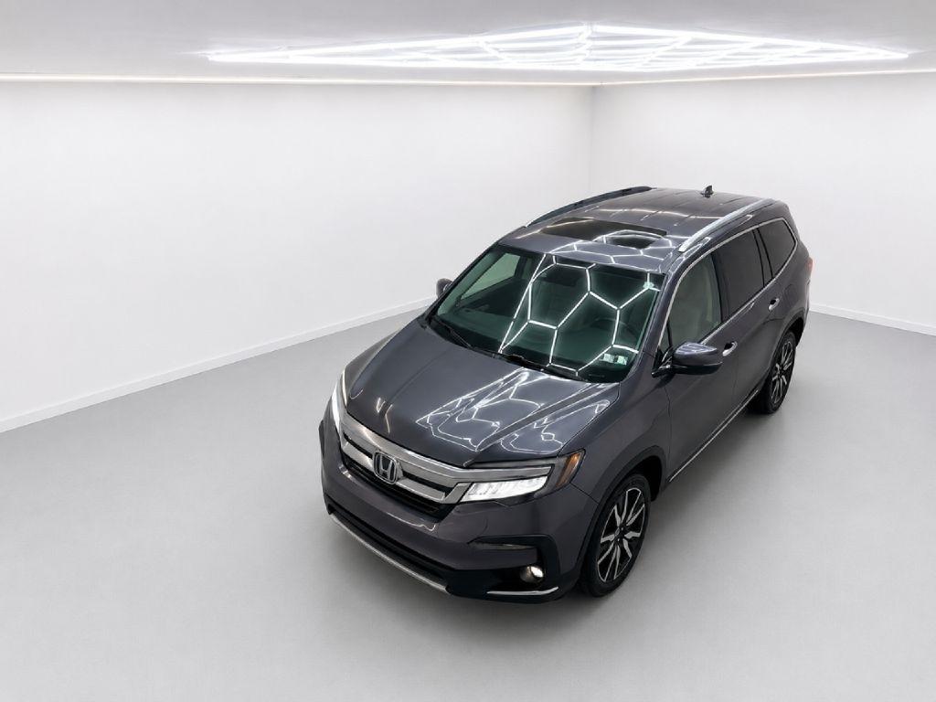 Honda Pilot Touring w/Rear Captain's Chairs AWD 2020