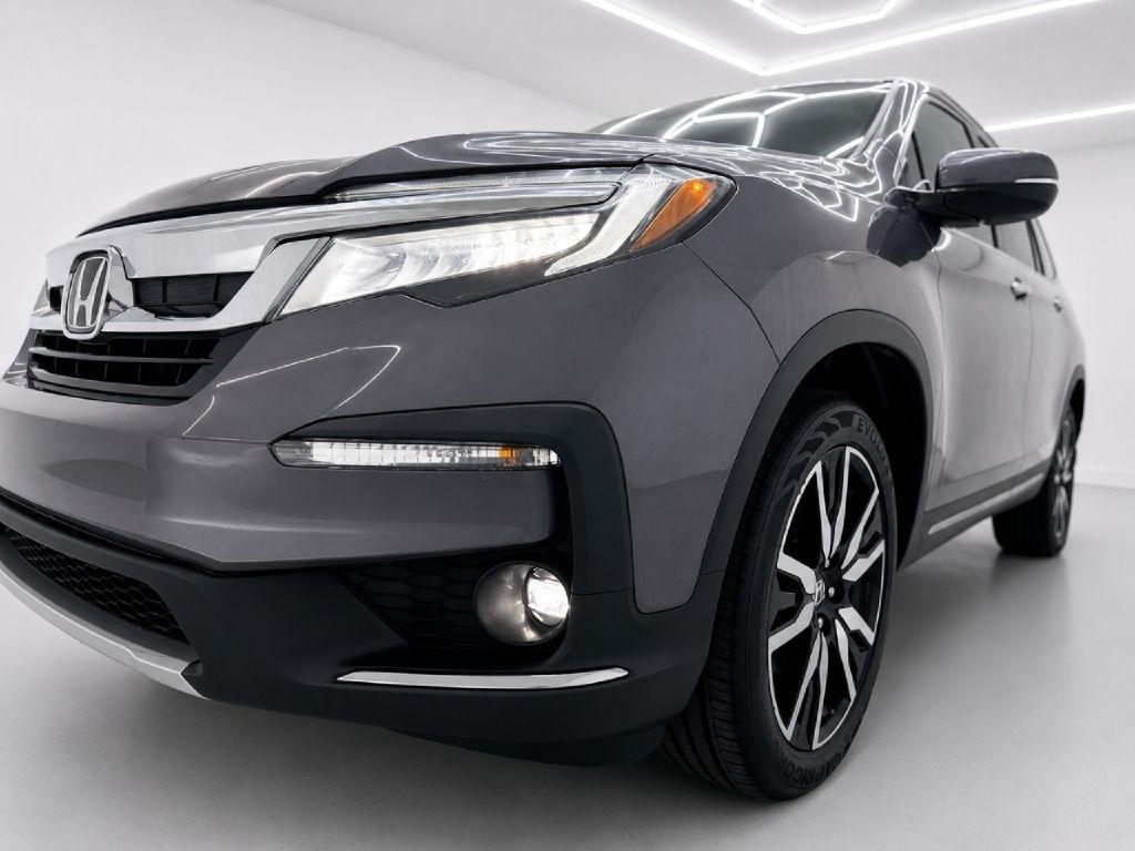 Honda Pilot Touring w/Rear Captain's Chairs AWD 2020