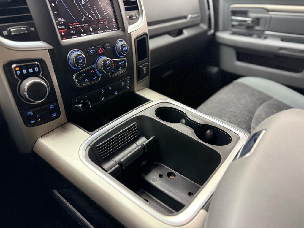 RAM 1500 SLT Crew Cab SWB 4WD 2018