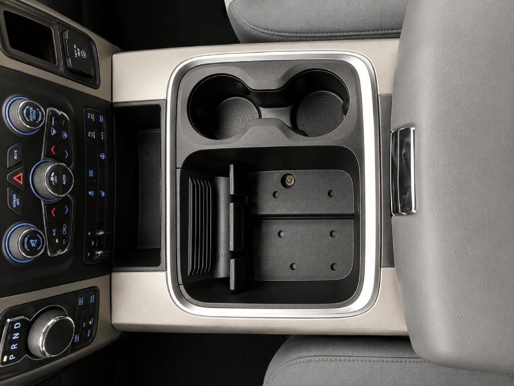 RAM 1500 SLT Crew Cab SWB 4WD 2018