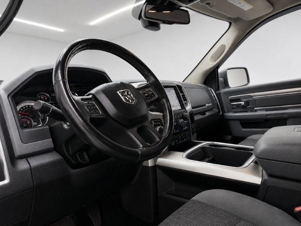 RAM 1500 SLT Crew Cab SWB 4WD 2018