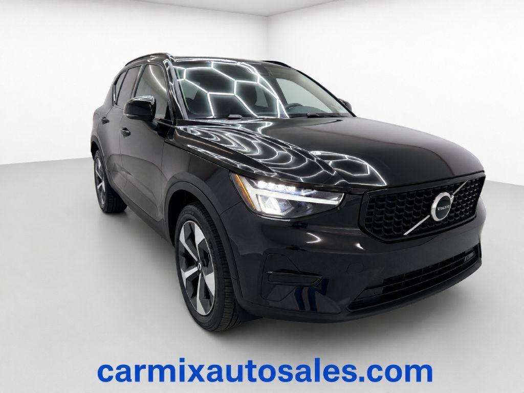  2024 Volvo XC40   