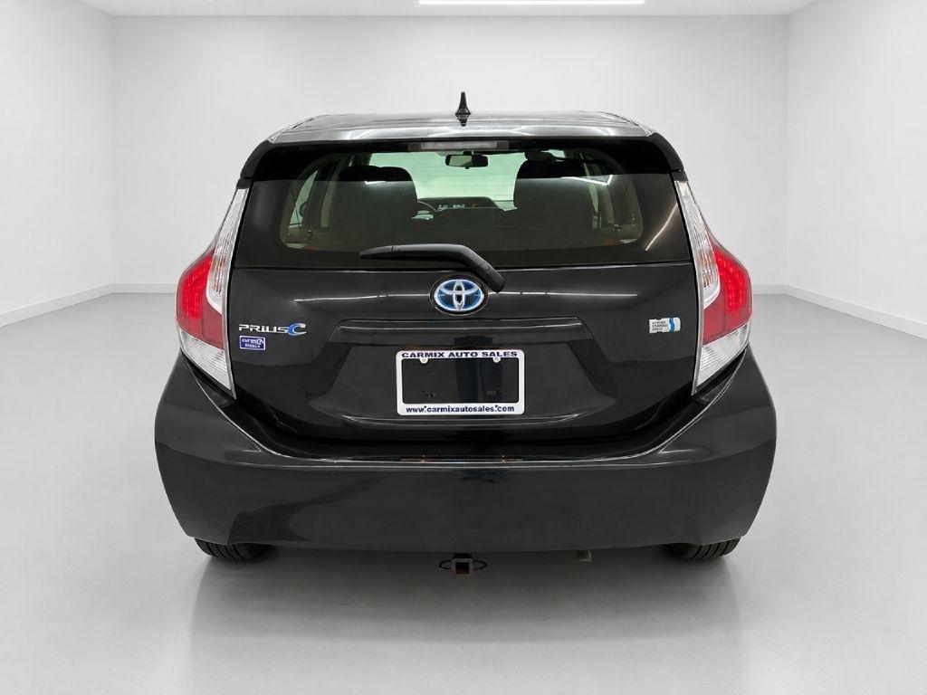 Toyota Prius c Two 2016