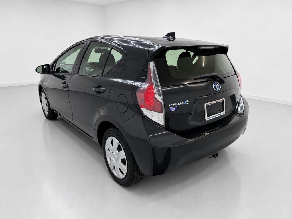 Toyota Prius c Two 2016