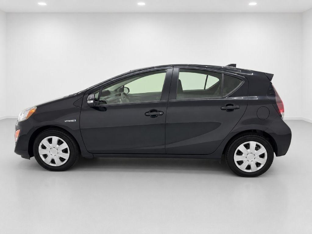 Toyota Prius c Two 2016