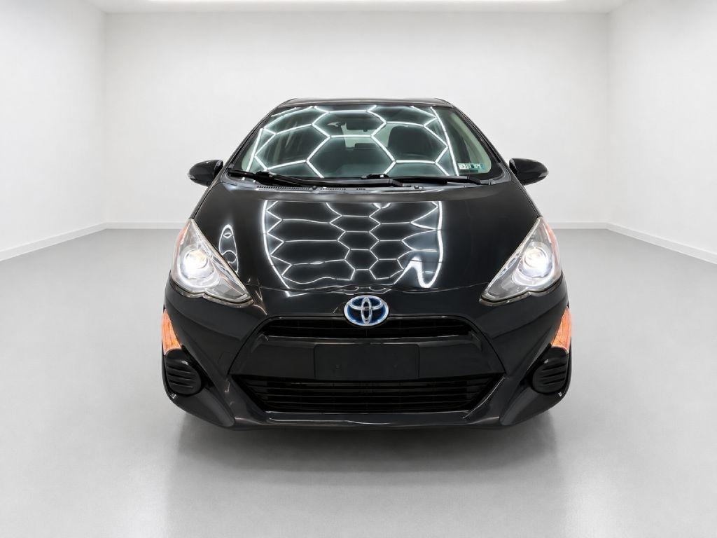 Toyota Prius c Two 2016