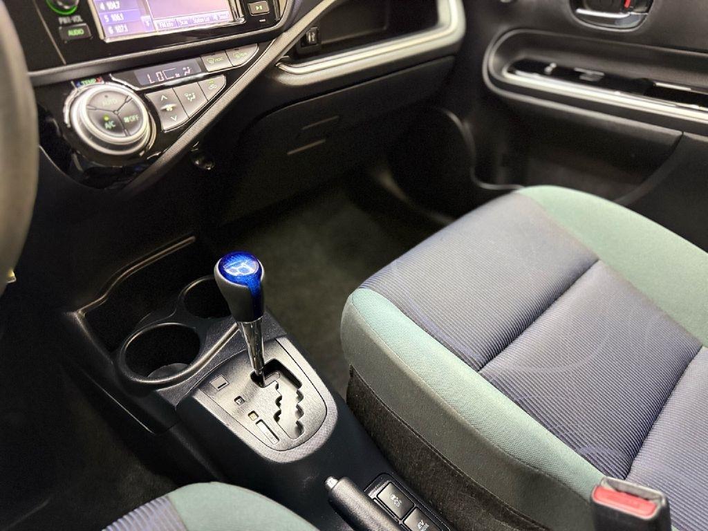Toyota Prius c Two 2016