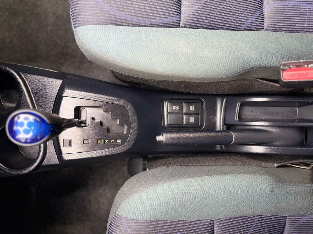 Toyota Prius c Two 2016
