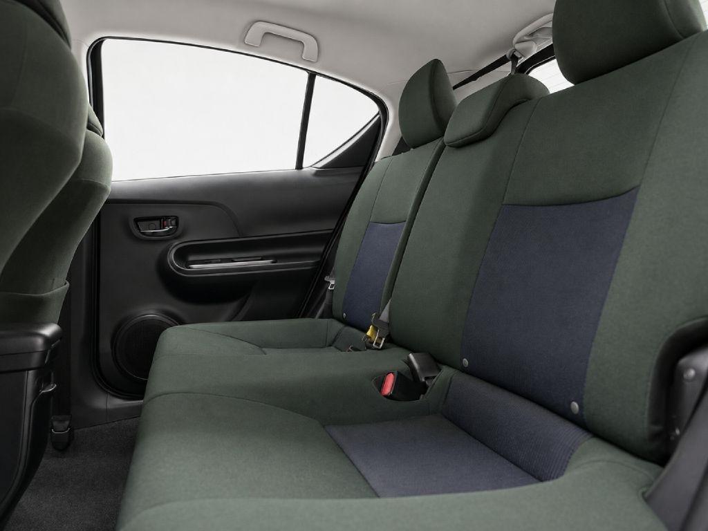 Toyota Prius c Two 2016