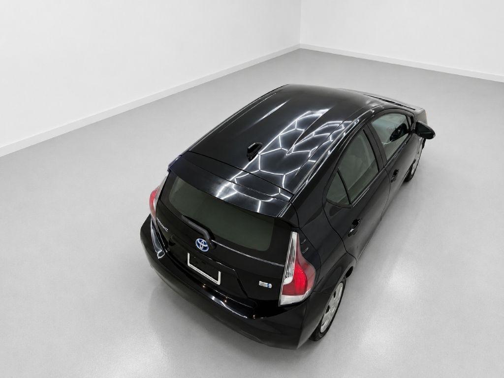 Toyota Prius c Two 2016