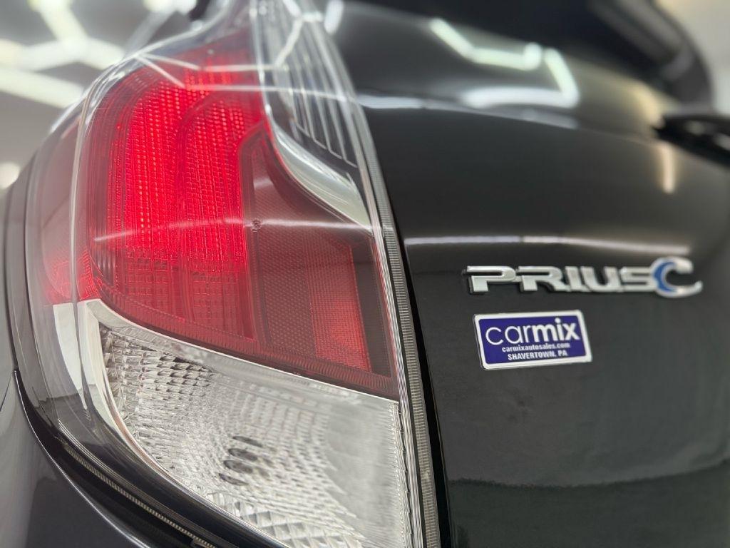 Toyota Prius c Two 2016