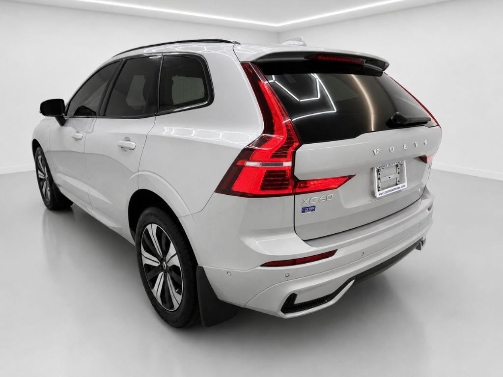 Volvo XC60 T8 Momentum Twin Engine Plug-In Hybrid 2025
