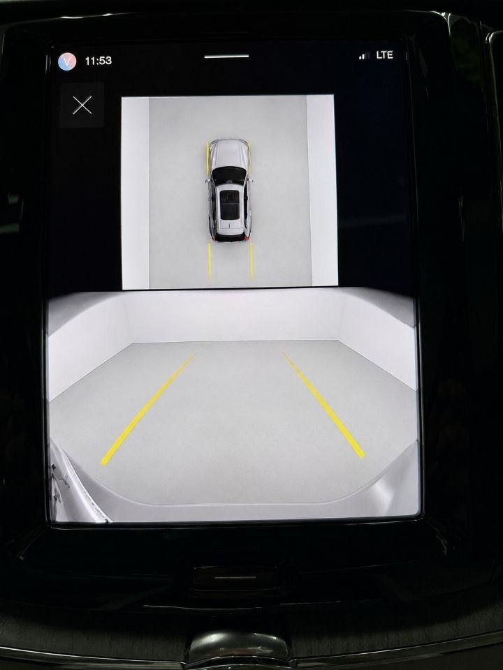 Volvo XC60 T8 Momentum Twin Engine Plug-In Hybrid 2025