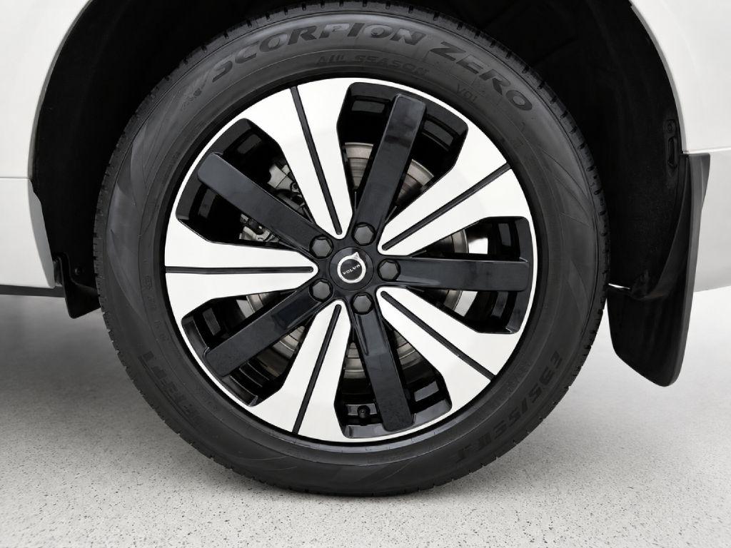 Volvo XC60 T8 Momentum Twin Engine Plug-In Hybrid 2025