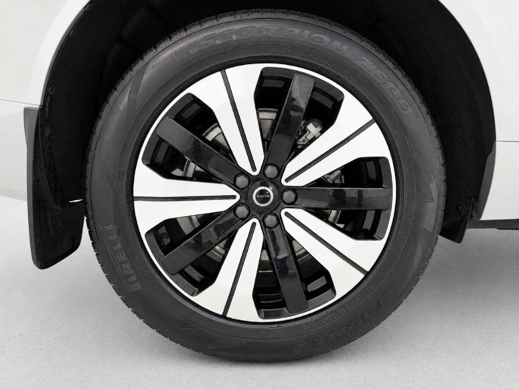 Volvo XC60 T8 Momentum Twin Engine Plug-In Hybrid 2025