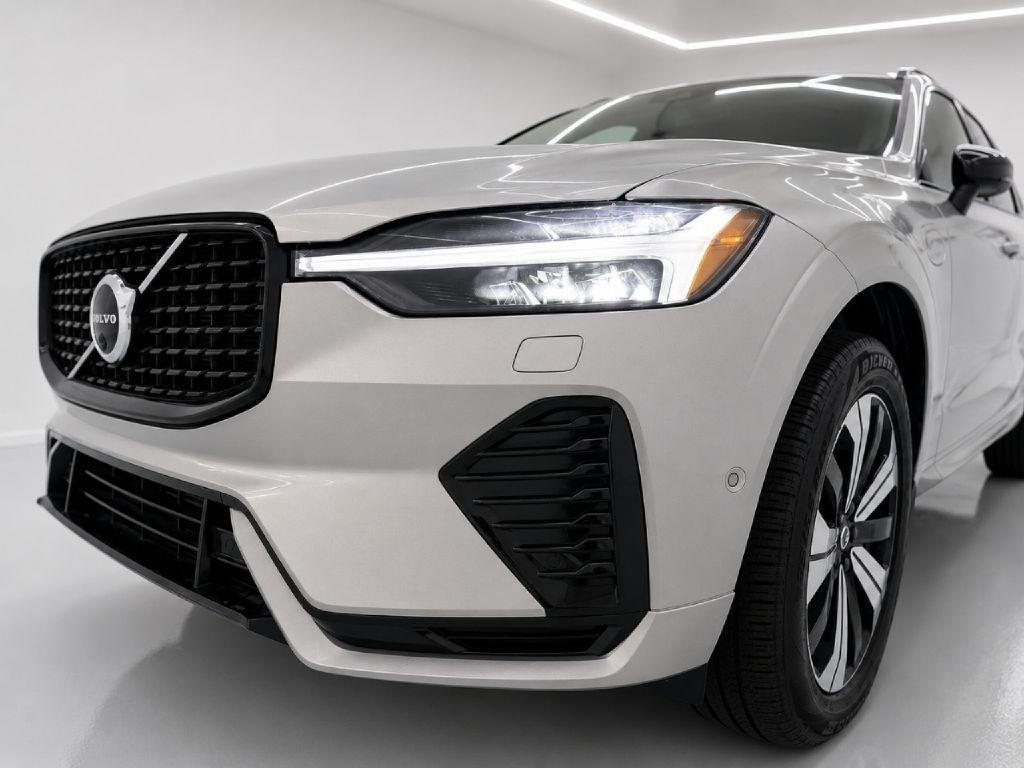 Volvo XC60 T8 Momentum Twin Engine Plug-In Hybrid 2025