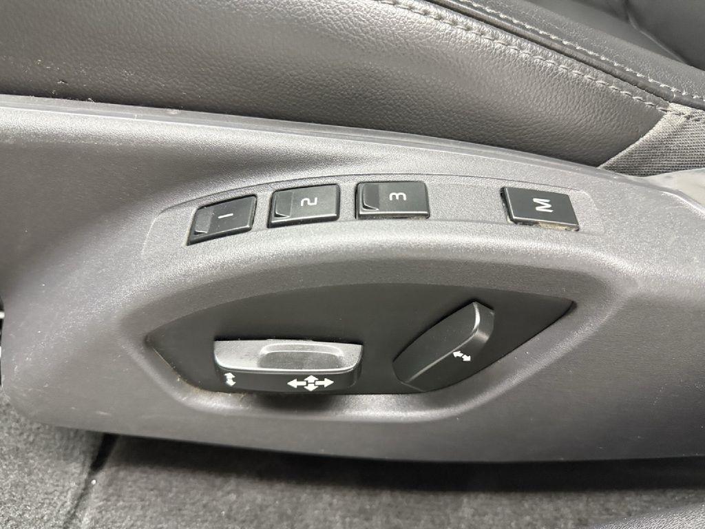 Volvo XC60 T8 eAWD Plug-In Hybrid Momentum 2015