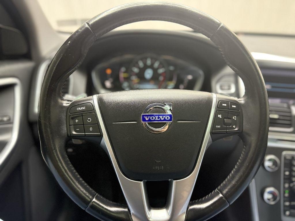 Volvo XC60 T8 eAWD Plug-In Hybrid Momentum 2015