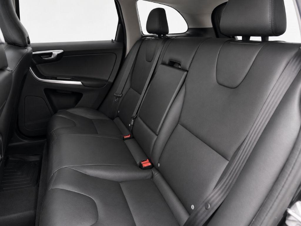 Volvo XC60 T8 eAWD Plug-In Hybrid Momentum 2015