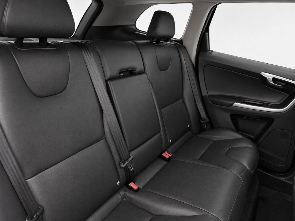 Volvo XC60 T8 eAWD Plug-In Hybrid Momentum 2015