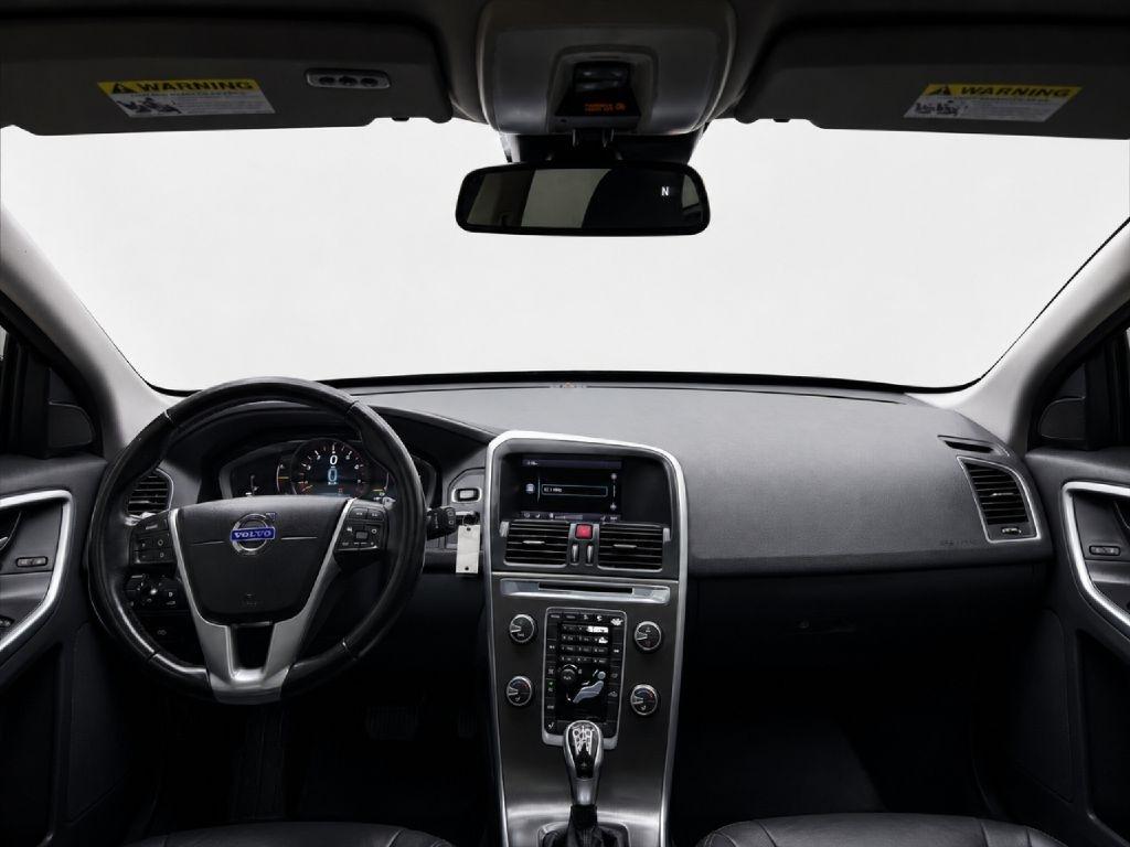 Volvo XC60 T8 eAWD Plug-In Hybrid Momentum 2015
