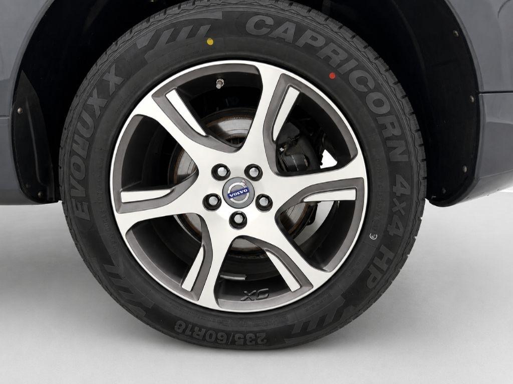 Volvo XC60 T8 eAWD Plug-In Hybrid Momentum 2015