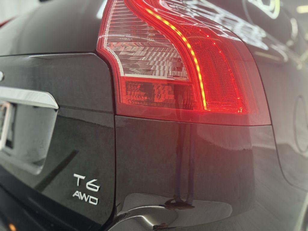 Volvo XC60 T8 eAWD Plug-In Hybrid Momentum 2015